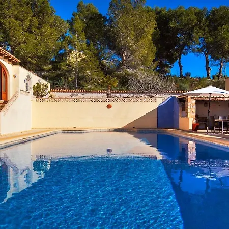 Heno, Beautiful Detached With Large Private Pool - By Villamar *