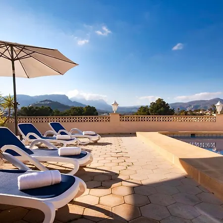 Willa Heno, Beautiful Detached With Large Private Pool - By Villamar