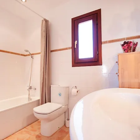 Heno, Beautiful Detached With Large Private Pool - By Villamar *